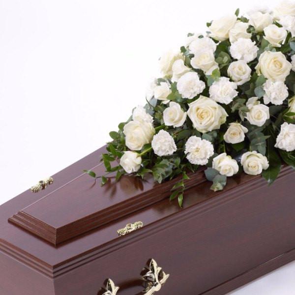 Cultural Traditions: How Different Countries Use Funeral Flowers